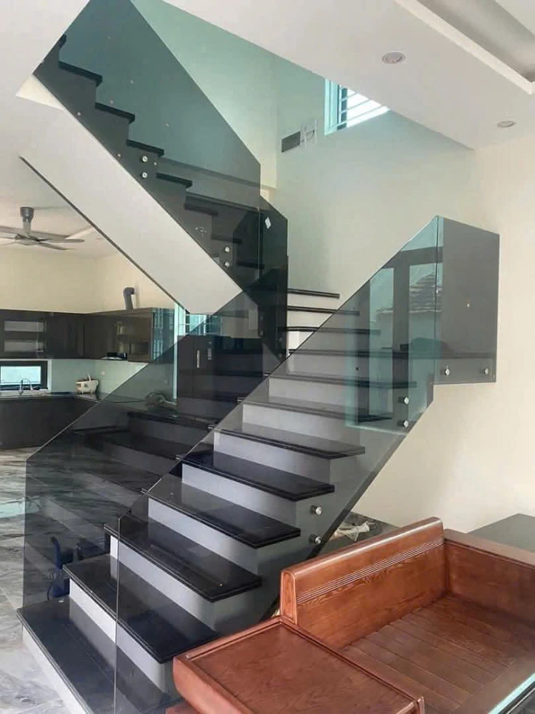 Báo Giá Cầu Thang Kính Cường Lực Chính Hãng Tại Hà Nội