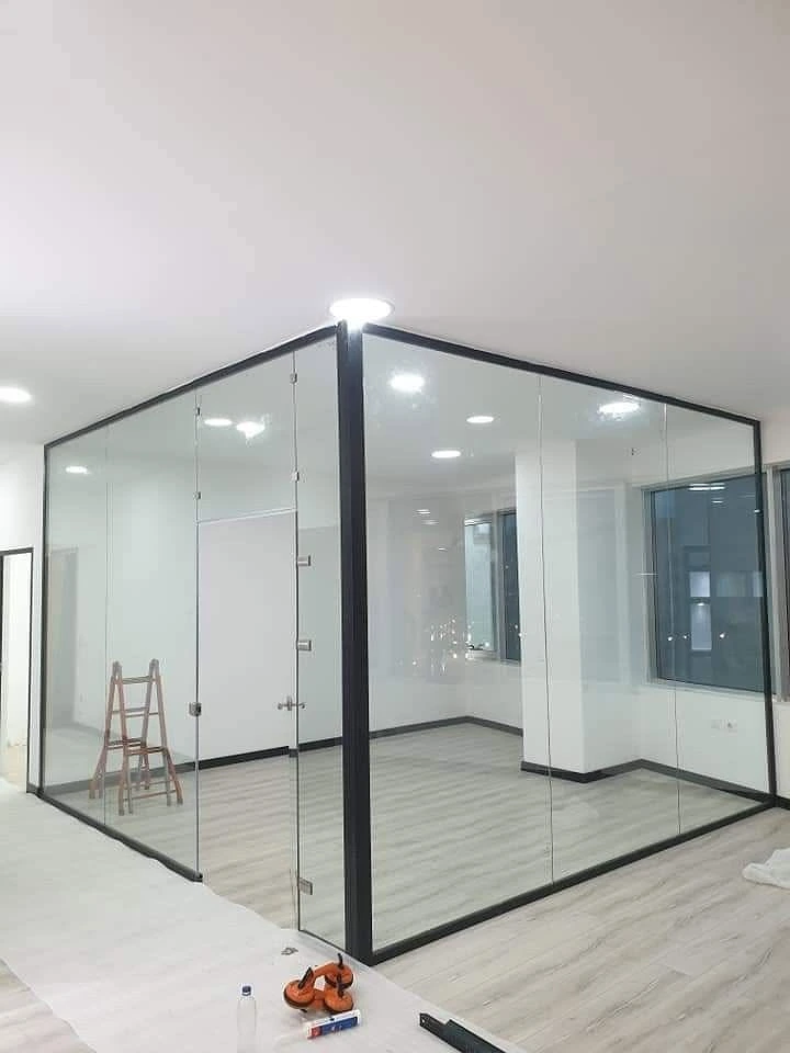 Cửa kính cường lực -vách kính văn phòng từ 8ly-15ly